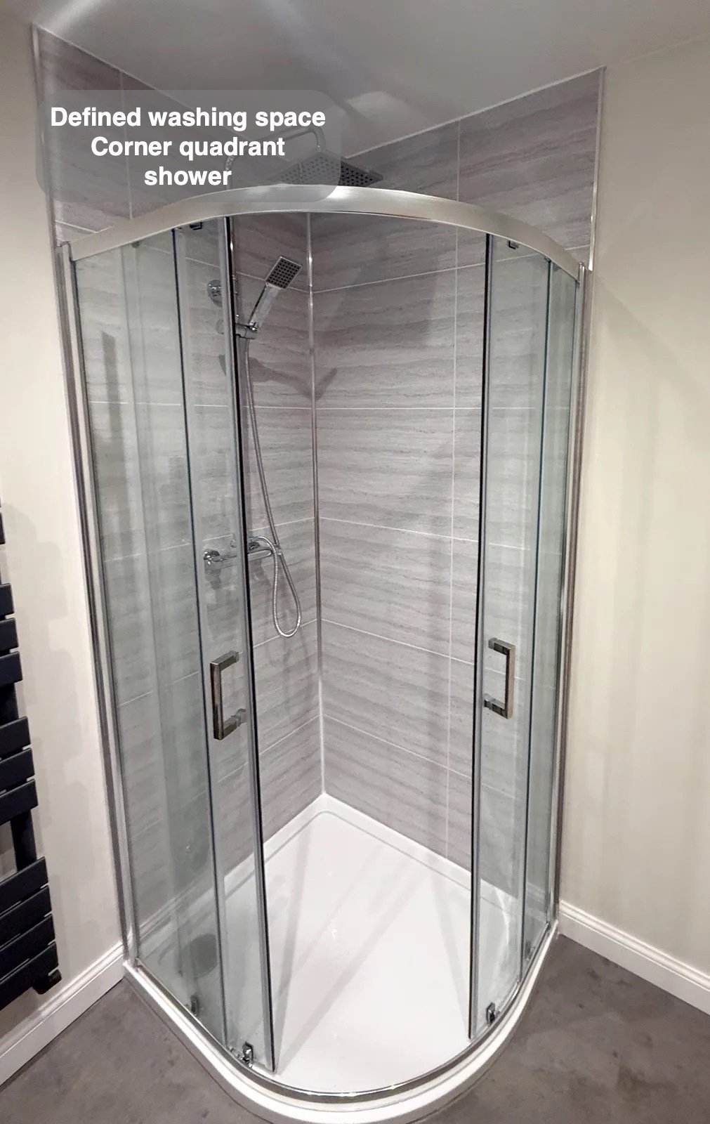 Quadrant shower enclosure