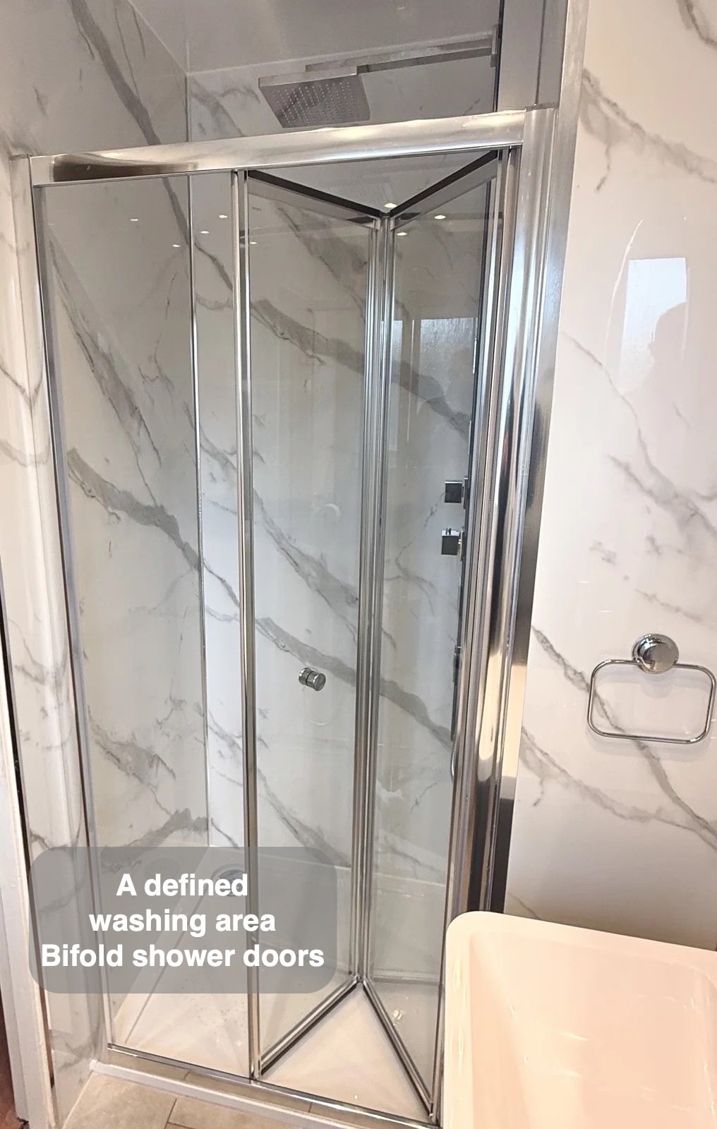 Bifold shower doors