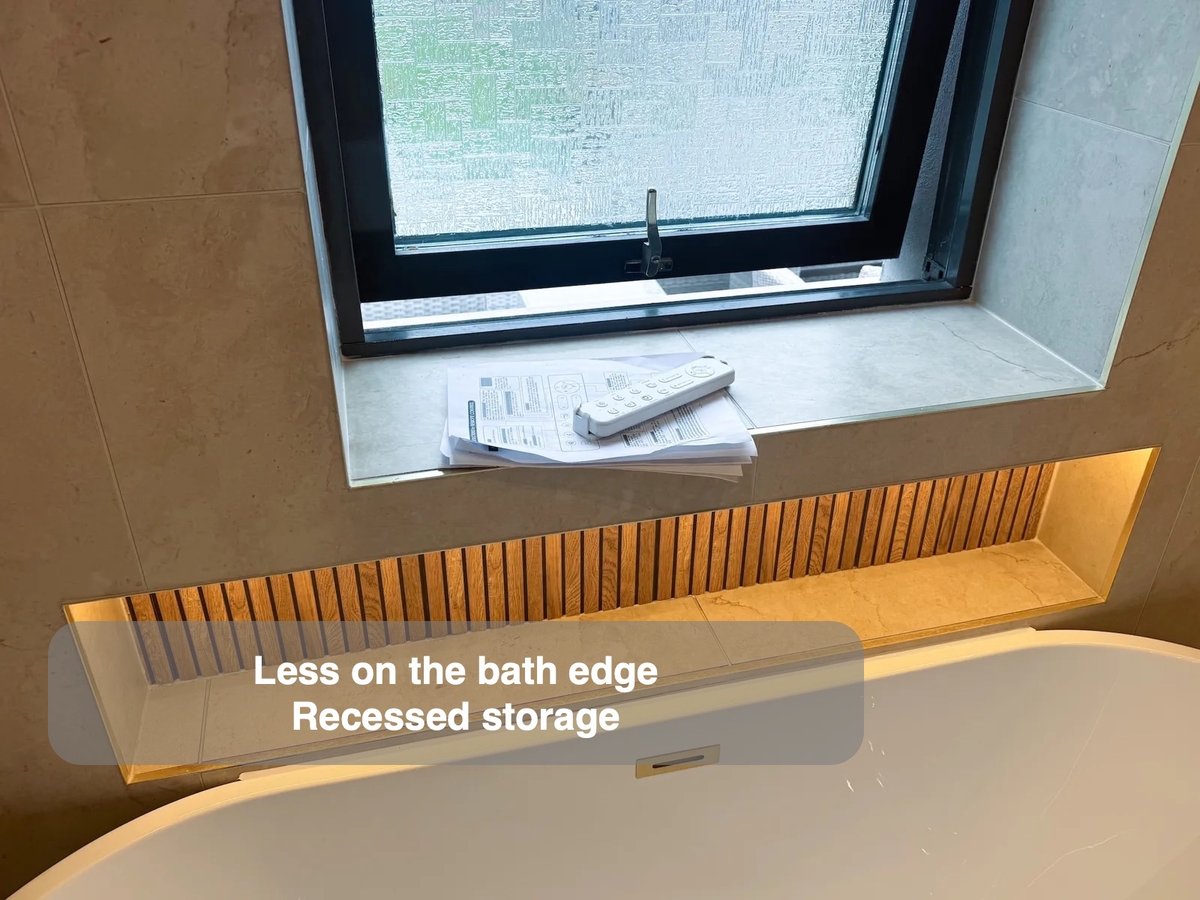 Less on the bath edge — Recessed storage