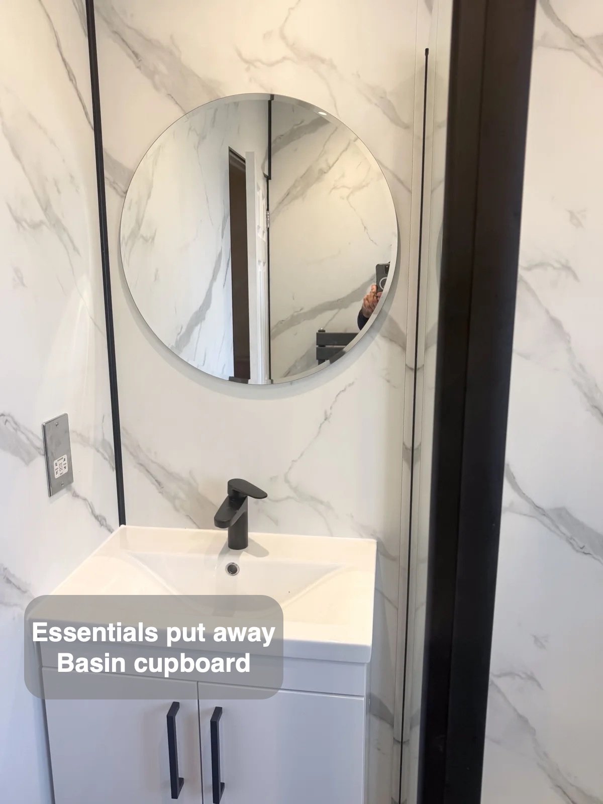Basin cupboard