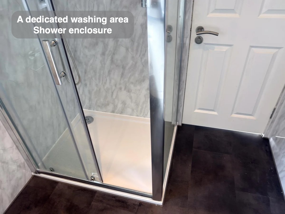 Shower enclosure