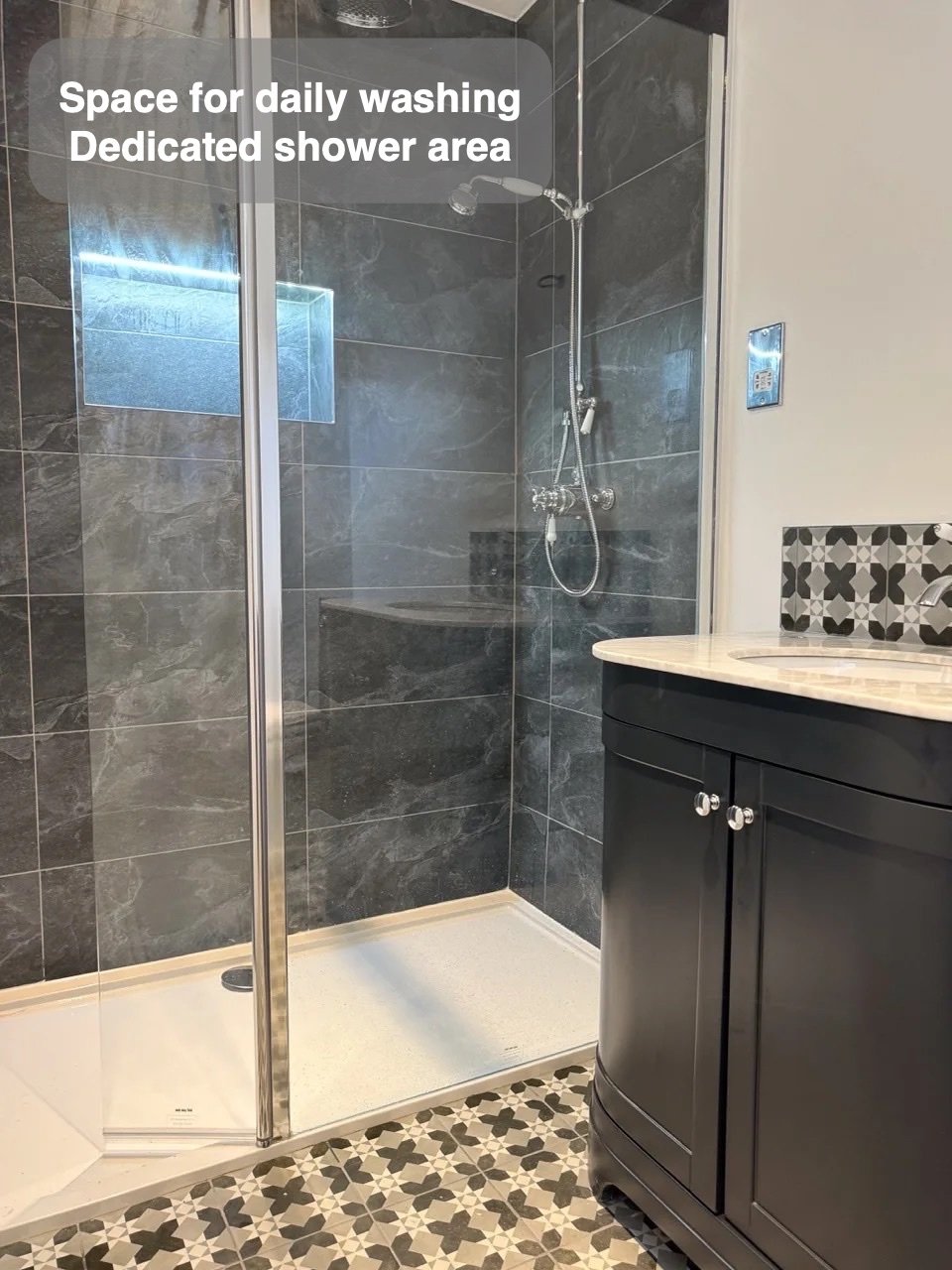 A dedicated place to shower in Stockethill, Aberdeen bathroom