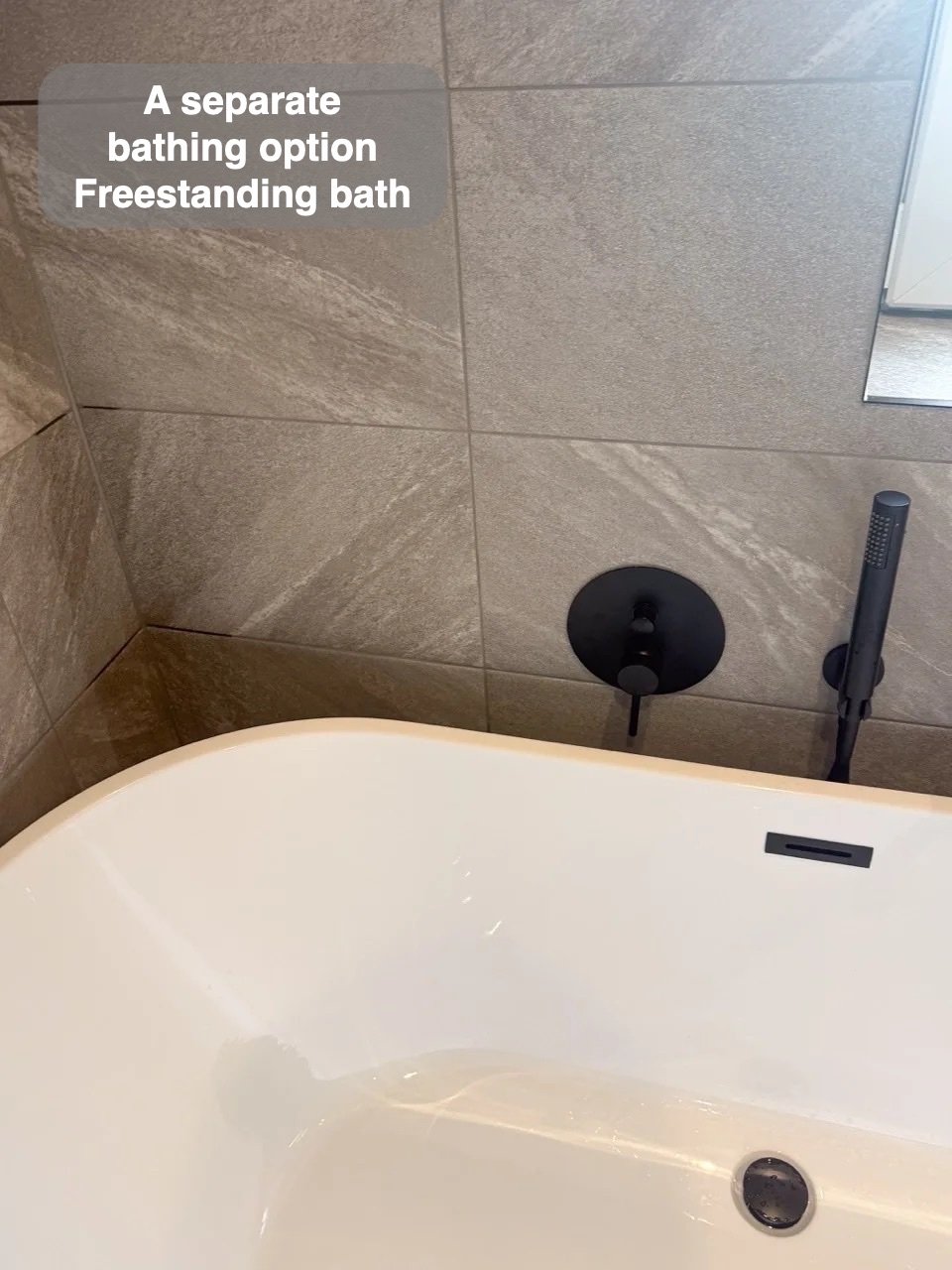 Freestanding bath