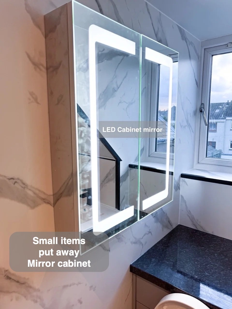 Mirror cabinet