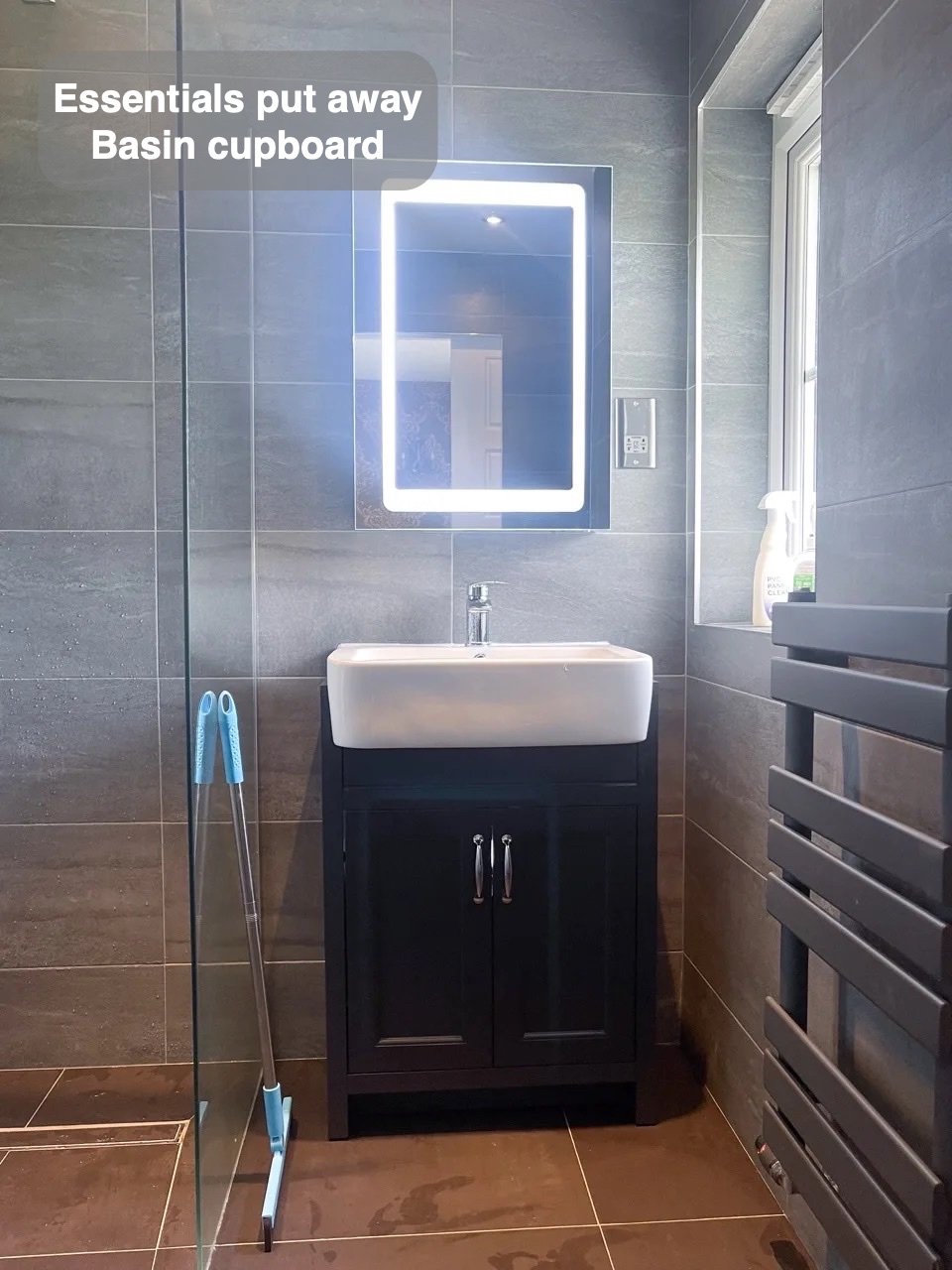 Storage fitted into the layout in Newmacher bathroom