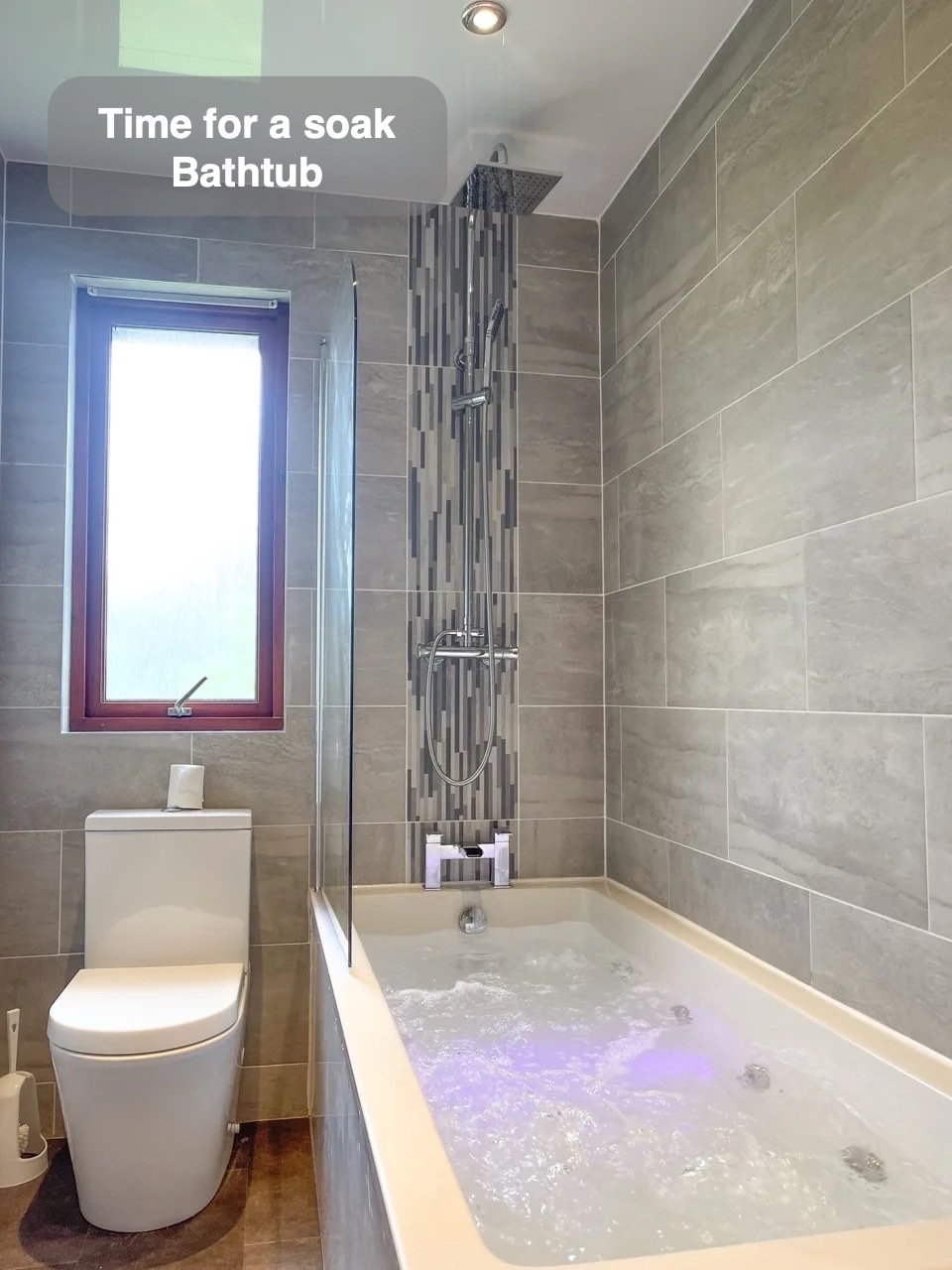 The option of a bath in the completed Newburgh bathroom